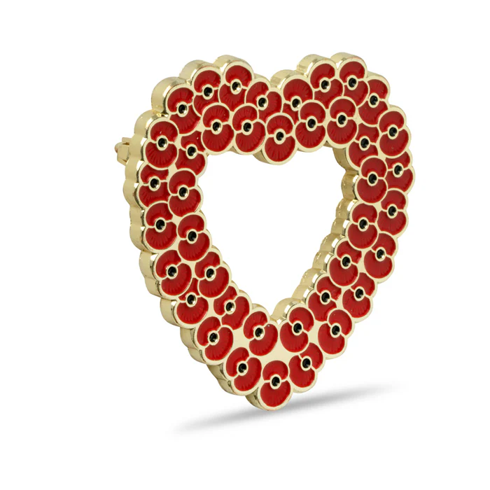 Ridged Poppy Heart Wreath Brooch - Image 2